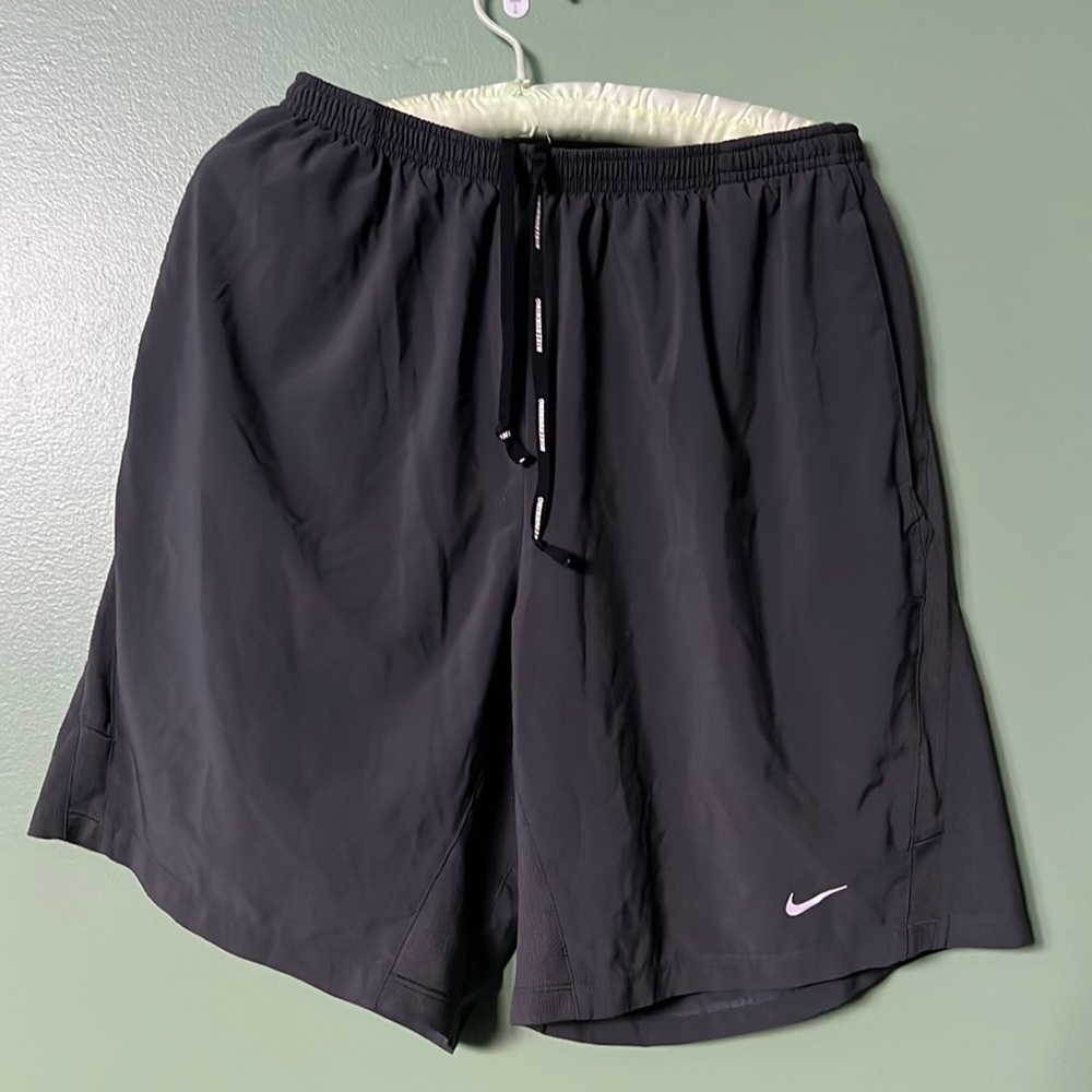 Men’s Nike Dri Fit grey shorts